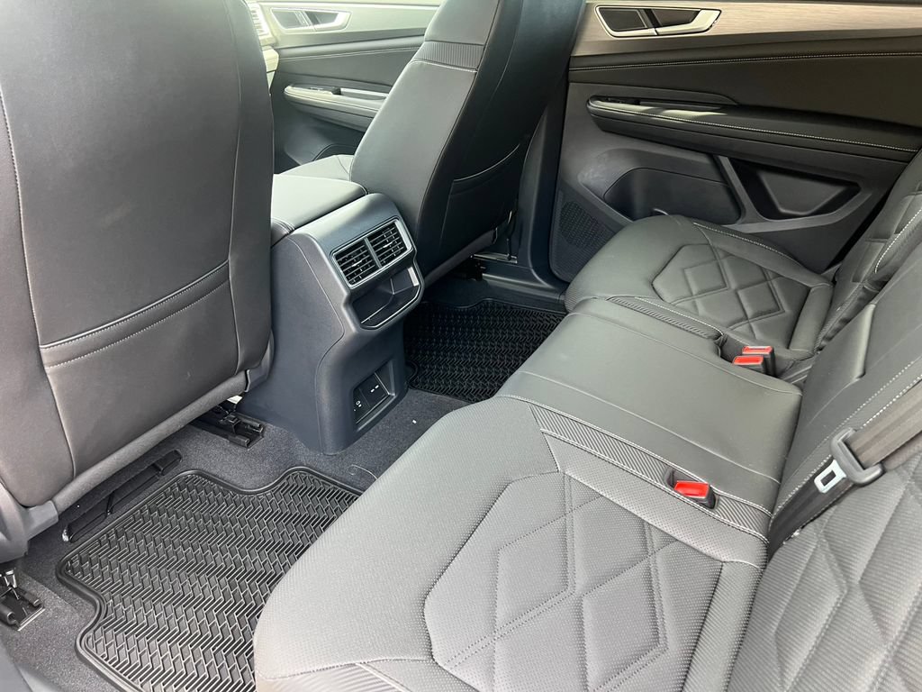 New 2025 Volkswagen Atlas Cross Sport SE AWD/4WD image 34