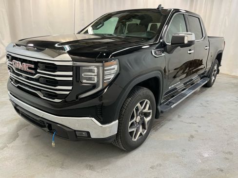 Used 2025 GMC Sierra 1500 SLT w/ SLT Premium Package image 1