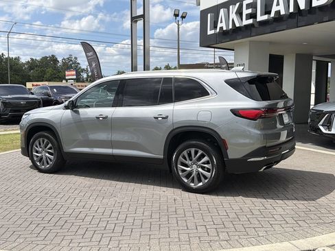 New 2026 Buick Enclave Preferred FWD image 4