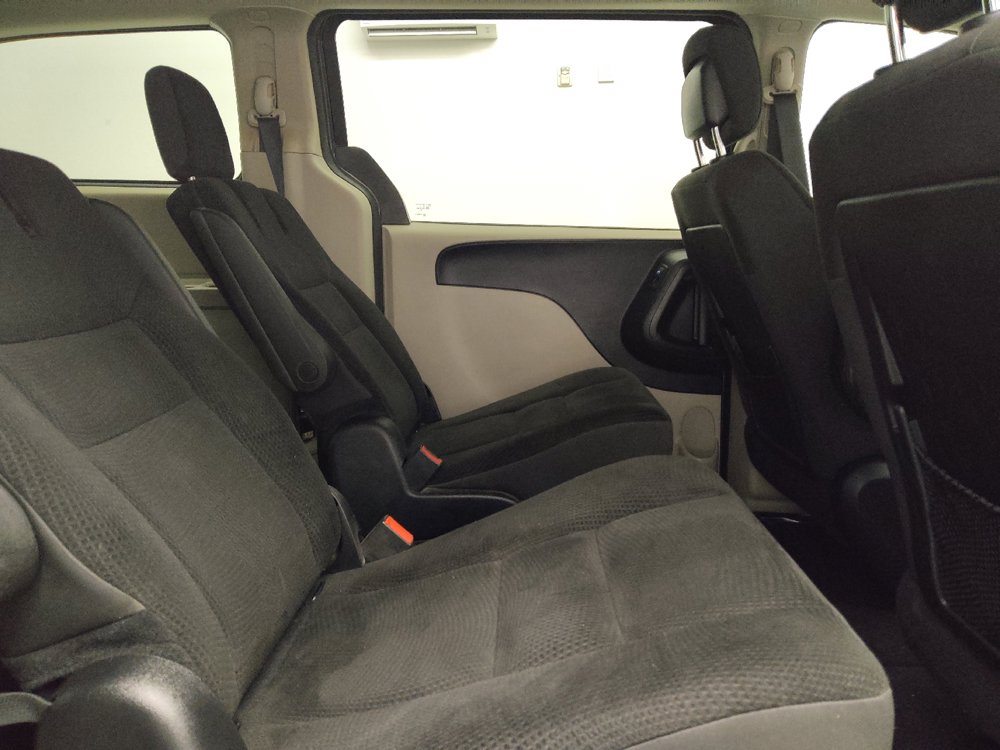 Used 2019 Dodge Grand Caravan SE w/ UConnect Hands-Free Group FWD image 19
