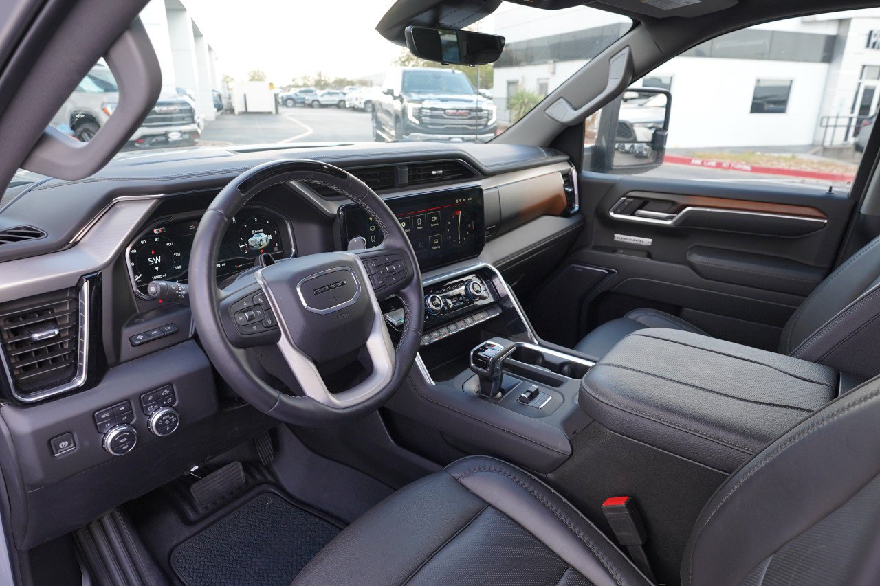 Used 2025 GMC Sierra 1500 Denali AWD/4WD image 17