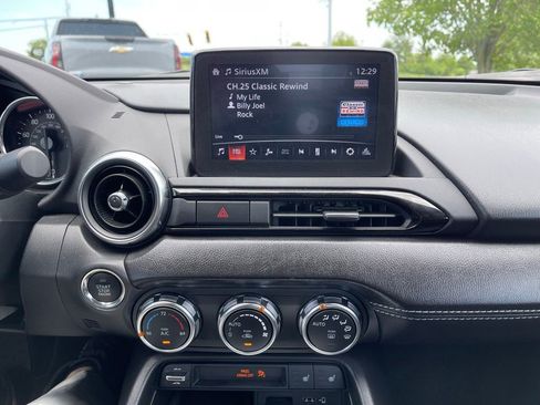 Used 2021 MAZDA MX-5 Miata RF Grand Touring RWD image 9
