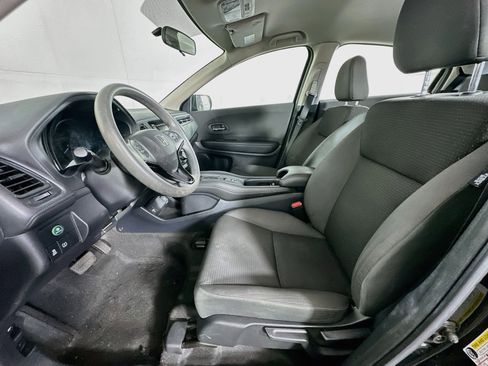 Used 2019 Honda HR-V LX image 13