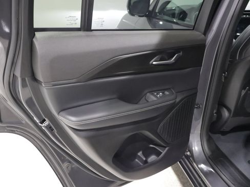 Used 2023 Jeep Grand Cherokee Altitude AWD/4WD image 20
