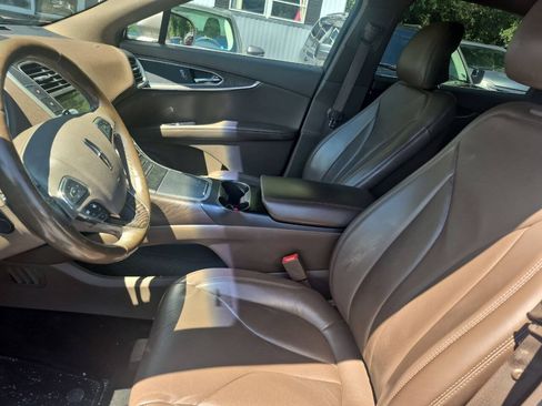 Used 2018 Lincoln MKX Reserve w/ Lincoln MKX Climate Package AWD/4WD image 5