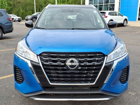 Used 2023 Nissan Kicks SV FWD image 2
