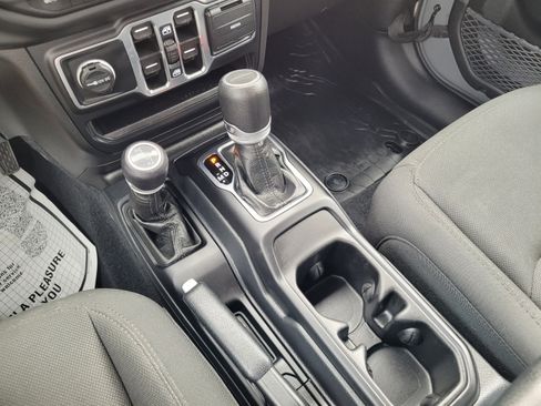Used 2023 Jeep Gladiator Sport AWD/4WD image 23