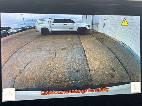 Used 2023 Toyota RAV4 XLE Premium image 10