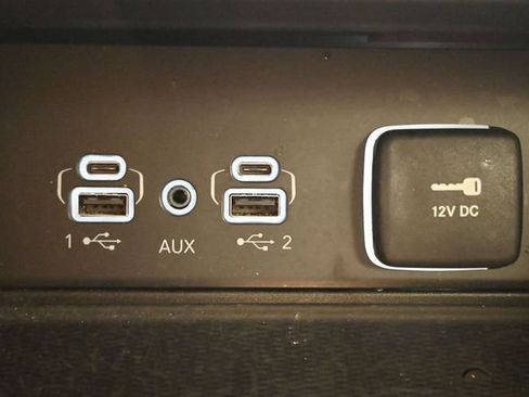 Used 2023 Jeep Grand Cherokee Altitude RWD image 24