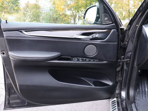 Used 2018 BMW X5 xDrive40e image 18