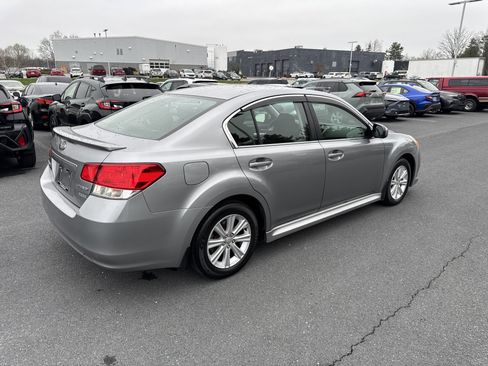 Used 2010 Subaru Legacy 2.5i Premium image 30