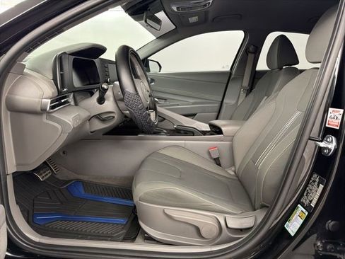 Certified 2025 Hyundai Elantra Sport image 23