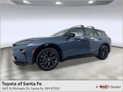 Used 2025 Toyota Crown Signia image 1