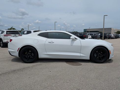 Used 2024 Chevrolet Camaro LT RWD image 4