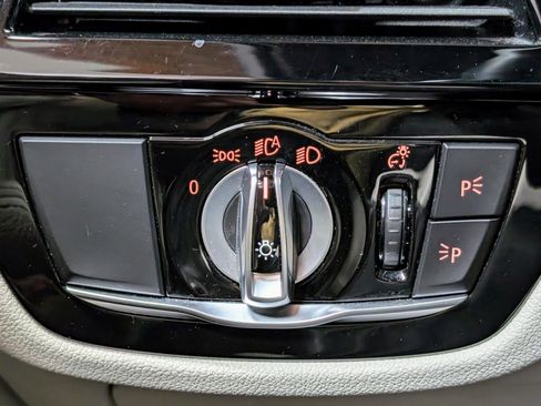 Used 2023 BMW 540i xDrive w/ M Sport Package image 30