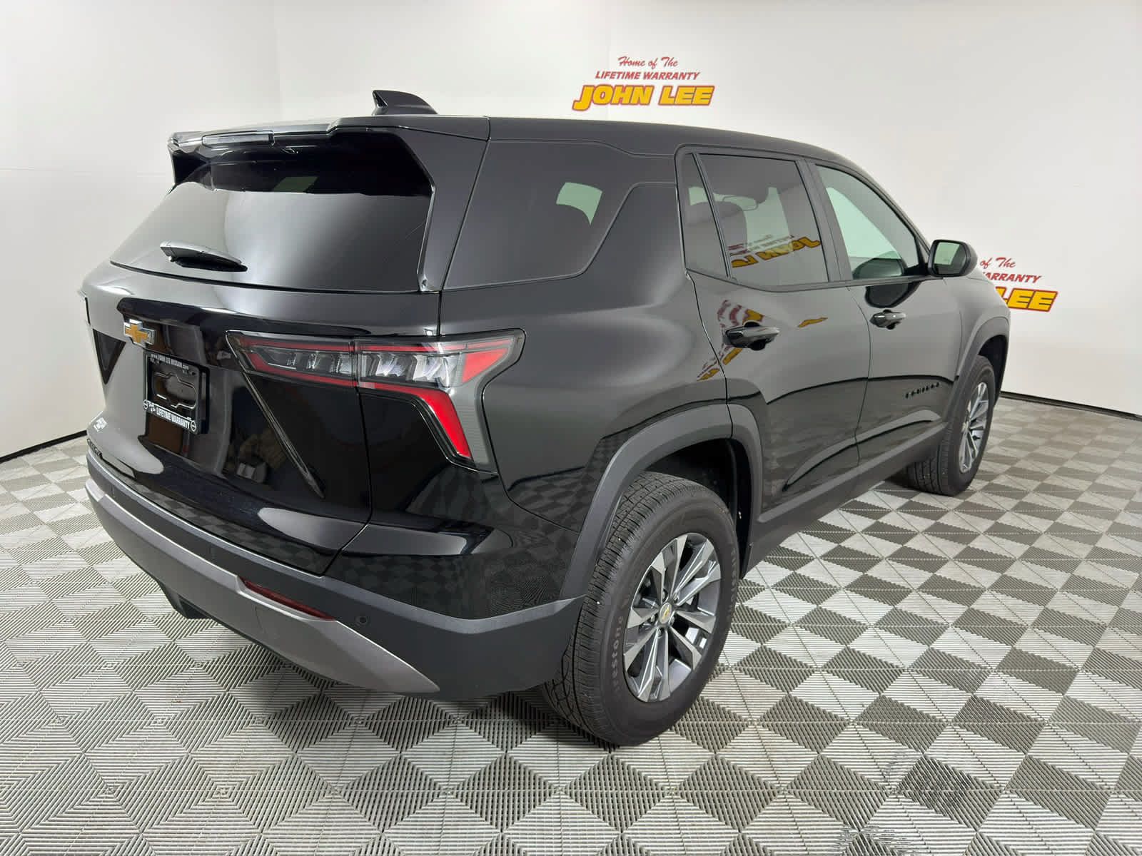 Used 2026 Chevrolet Equinox LT FWD image 6