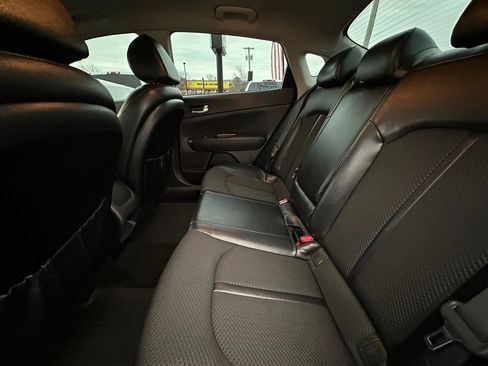 Used 2018 Kia Optima S image 9