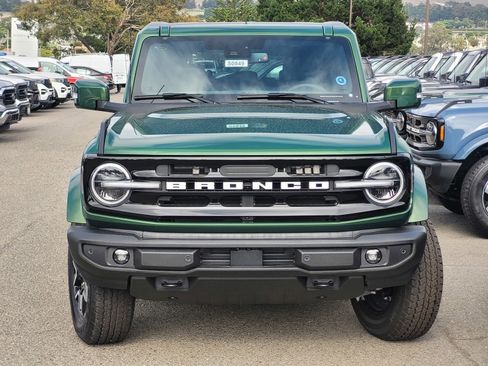 New 2025 Ford Bronco Outer Banks image 3