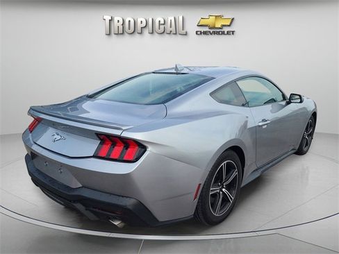 Used 2024 Ford Mustang Premium image 5