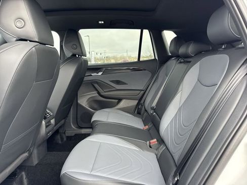 New 2026 Volkswagen Tiguan SE R-Line FWD image 9