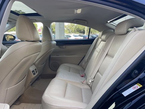Used 2013 Lexus ES 350 w/ Luxury Pkg FWD image 16