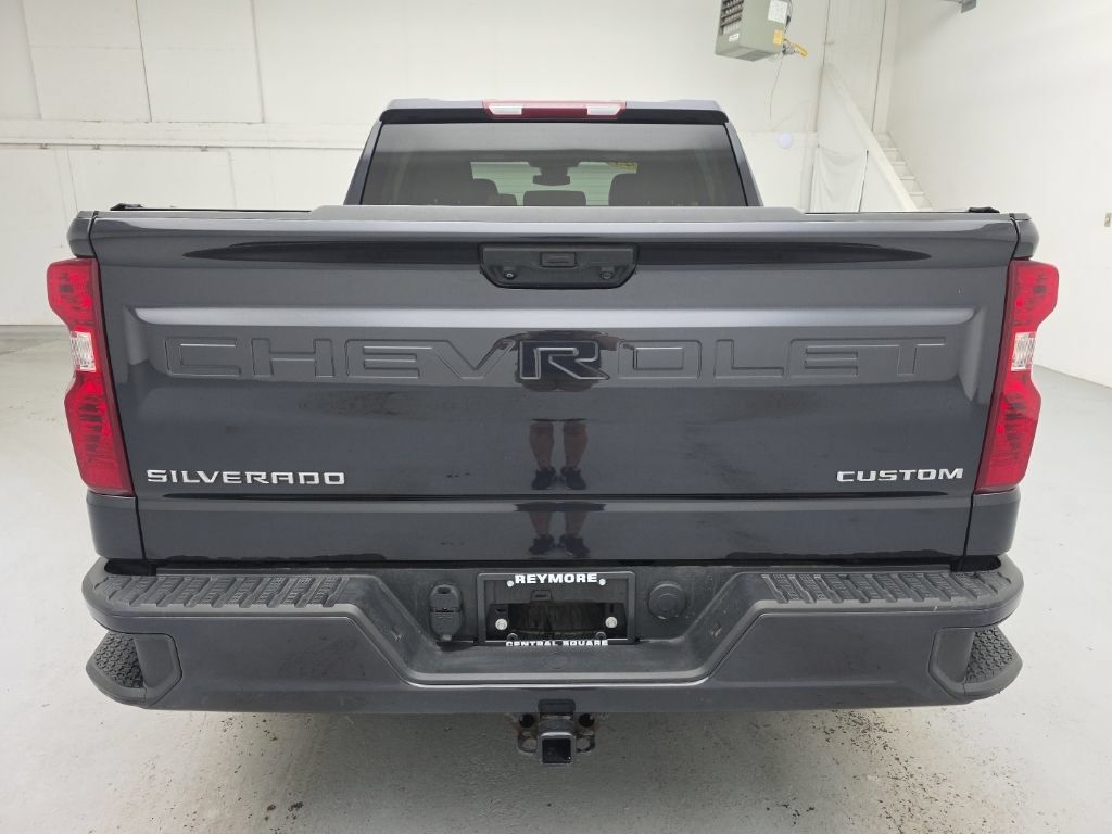 Used 2023 Chevrolet Silverado 1500 Custom AWD/4WD image 11
