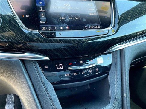 Used 2020 Cadillac XT6 Premium Luxury FWD image 23