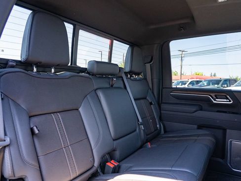 Used 2025 Chevrolet Silverado 2500 High Country w/ Midnight Edition AWD/4WD image 32