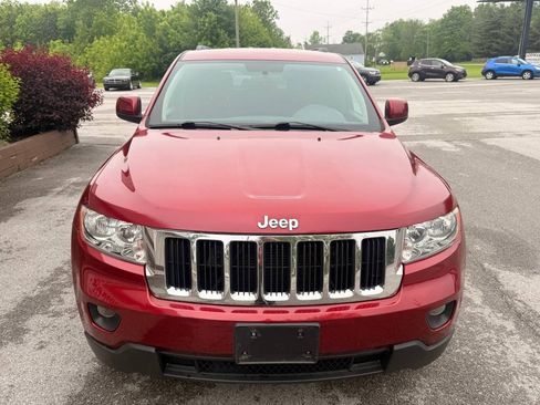 Used 2012 Jeep Grand Cherokee Laredo w/ Laredo E Group AWD/4WD image 3
