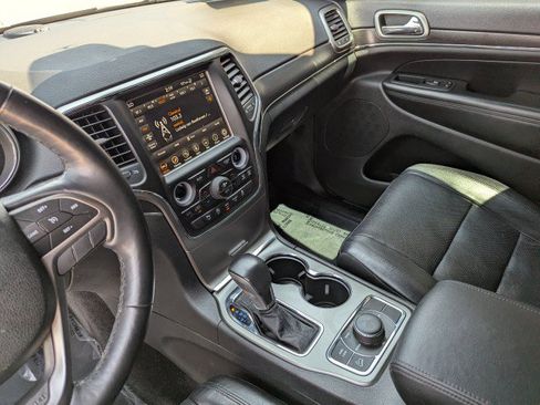 Used 2018 Jeep Grand Cherokee Limited w/ Luxury Group II AWD/4WD image 18