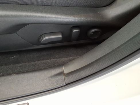 Used 2025 Subaru Crosstrek 2.0i Premium image 23