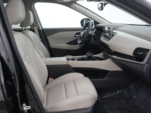 Used 2023 Nissan Rogue SL image 12