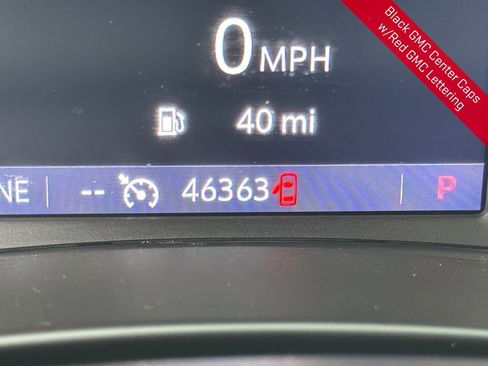 Used 2023 GMC Terrain SLT w/ Elevation Edition image 18