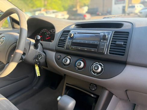 Used 2006 Toyota Camry XLE FWD image 16