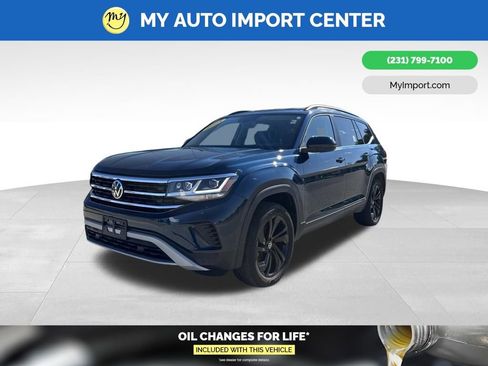 Used 2023 Volkswagen Atlas SE w/ Black Wheel Package AWD/4WD image 3
