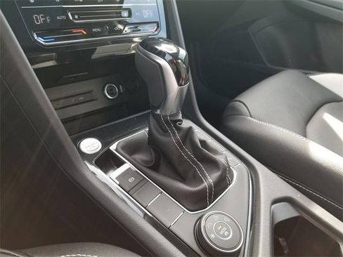 New 2025 Volkswagen Taos SEL image 11