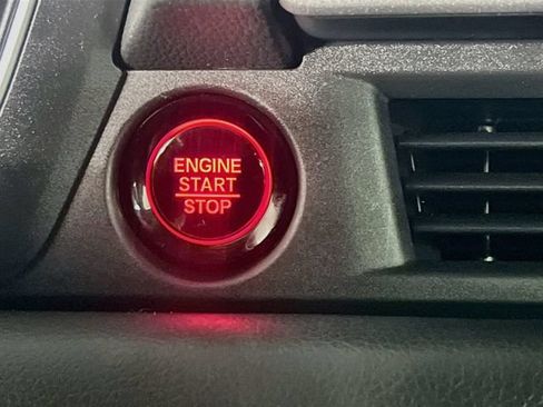 Used 2025 Honda Pilot EX-L image 19