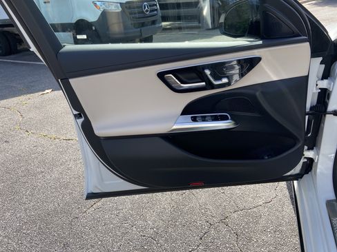 New 2026 Mercedes-Benz E 350 4MATIC Sedan image 17
