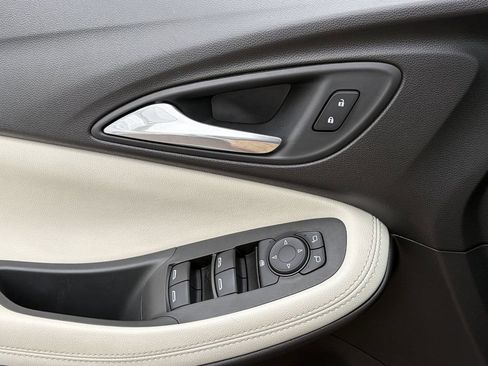 Used 2020 Buick Encore GX Preferred w/ Cold Weather Comfort Package FWD image 23