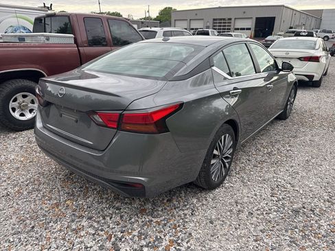 Used 2025 Nissan Altima 2.5 SV FWD image 3