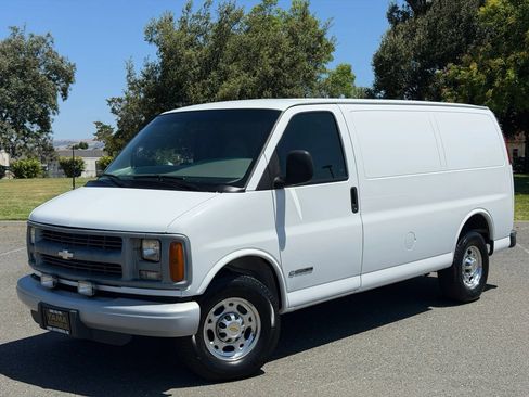 Used 2001 Chevrolet Express 3500 RWD image 1