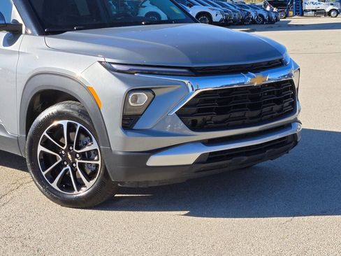 Used 2024 Chevrolet TrailBlazer LT image 3