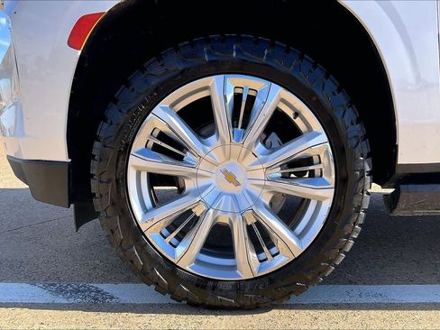 Used 2021 Chevrolet Suburban High Country image 7