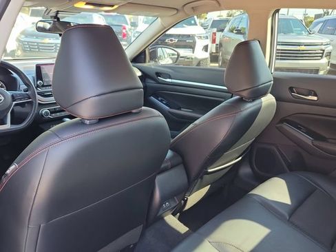 Used 2024 Nissan Altima 2.5 SR FWD image 11