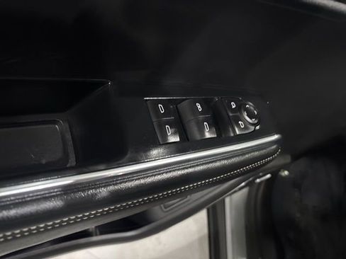 Used 2025 GMC Acadia Elevation image 14