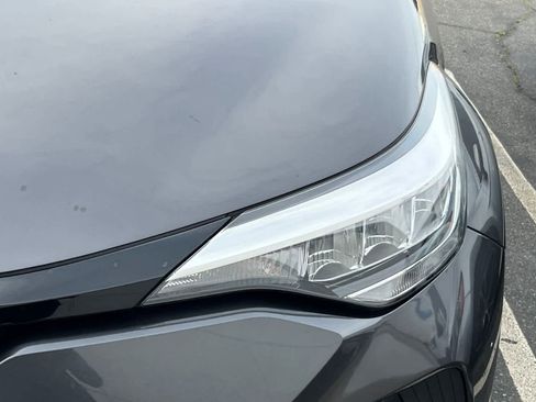 Used 2021 Toyota C-HR LE image 11