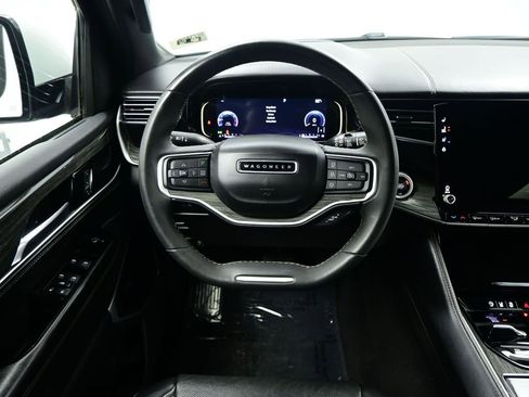 Used 2022 Jeep Wagoneer Series III w/ Premium Group I image 13
