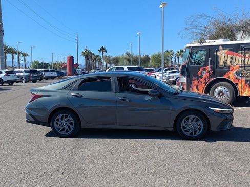 Used 2024 Hyundai Elantra SEL image 7