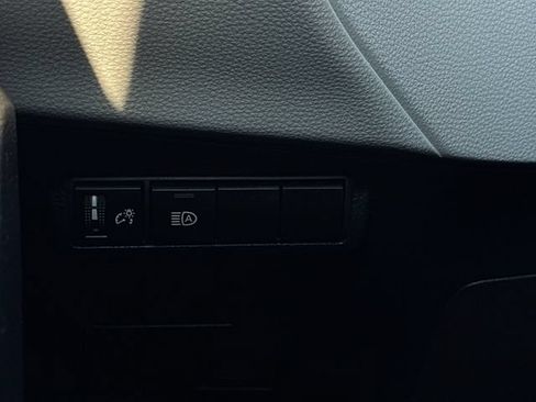 Certified 2025 Toyota Corolla Cross LE FWD image 25