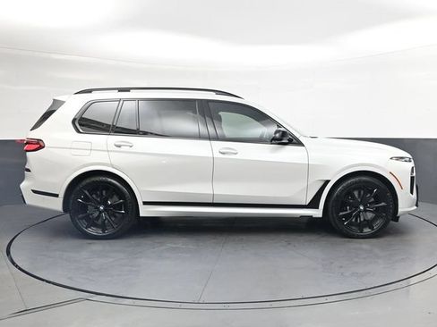 Used 2025 BMW X7 M60i AWD/4WD image 3
